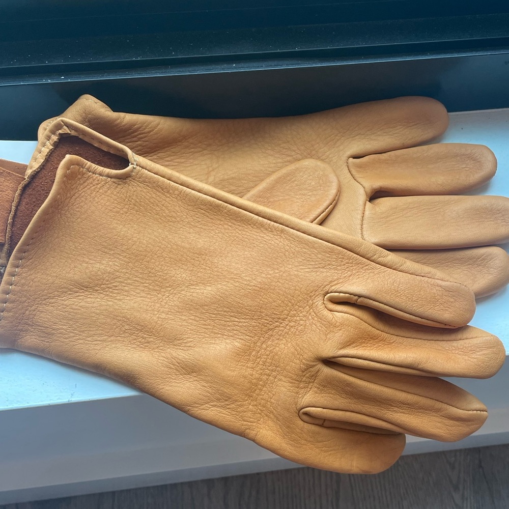 NWT Mens deerskin driving/dress gloves. Made In America.